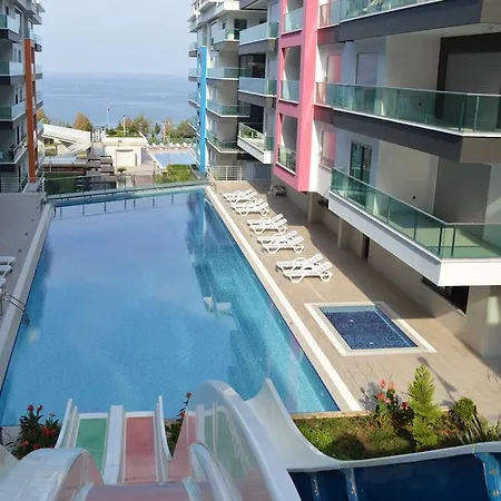 Konak Luxury Direct Beach 아파트