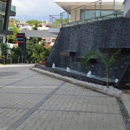 아파트 Konak Luxury Direct Beach *