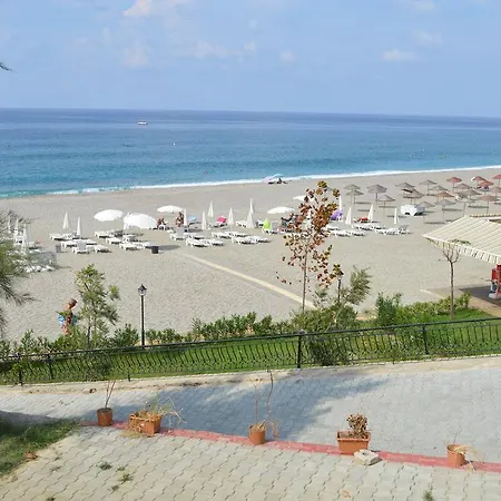 Konak Luxury Direct Beach 아파트 카기켁