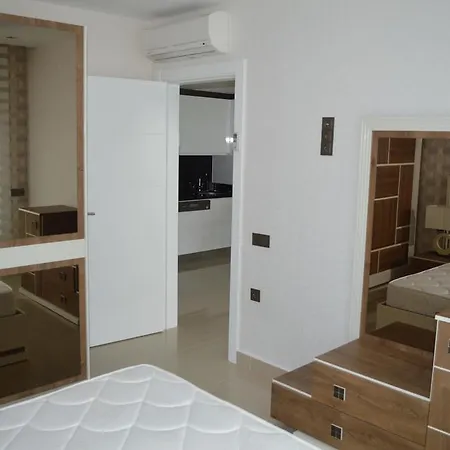 Konak Luxury Direct Beach 아파트 *