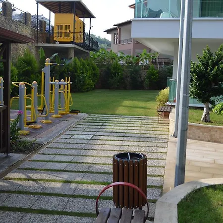 Konak Luxury Direct Beach Apartament Kargicak (Alanya)