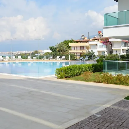 Konak Luxury Direct Beach Apartament Kargicak (Alanya)