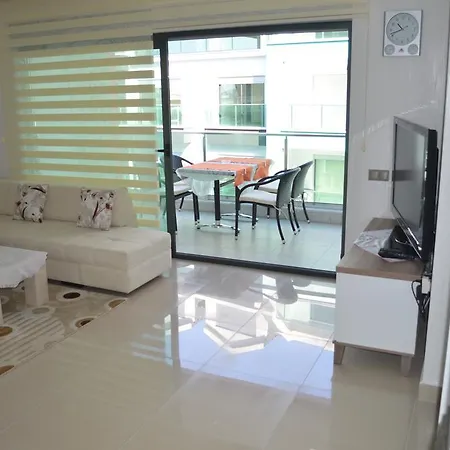 Konak Luxury Direct Beach Apartament *